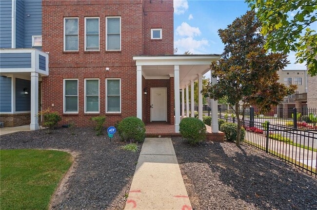 Primary Photo - 790 Liberty Commons Dr NW