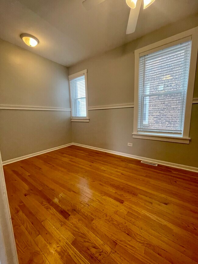 Building Photo - 2416 N Springfield Ave