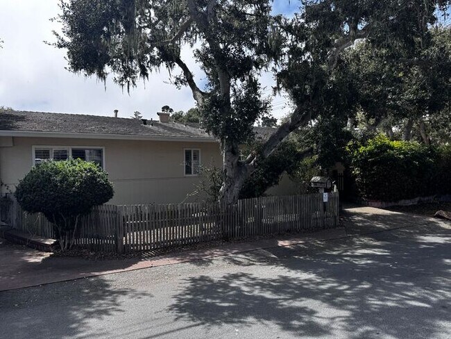 Building Photo - Charming Two Bedroom Pacific Grove Home