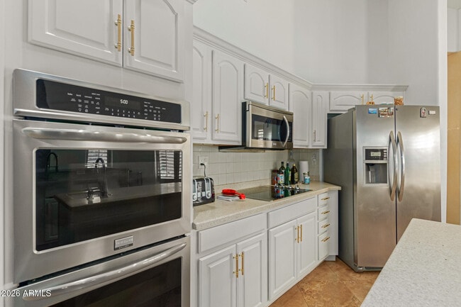 Building Photo - 601 W San Marcos Dr