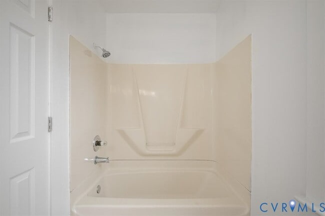 Building Photo - 1609 Buren St