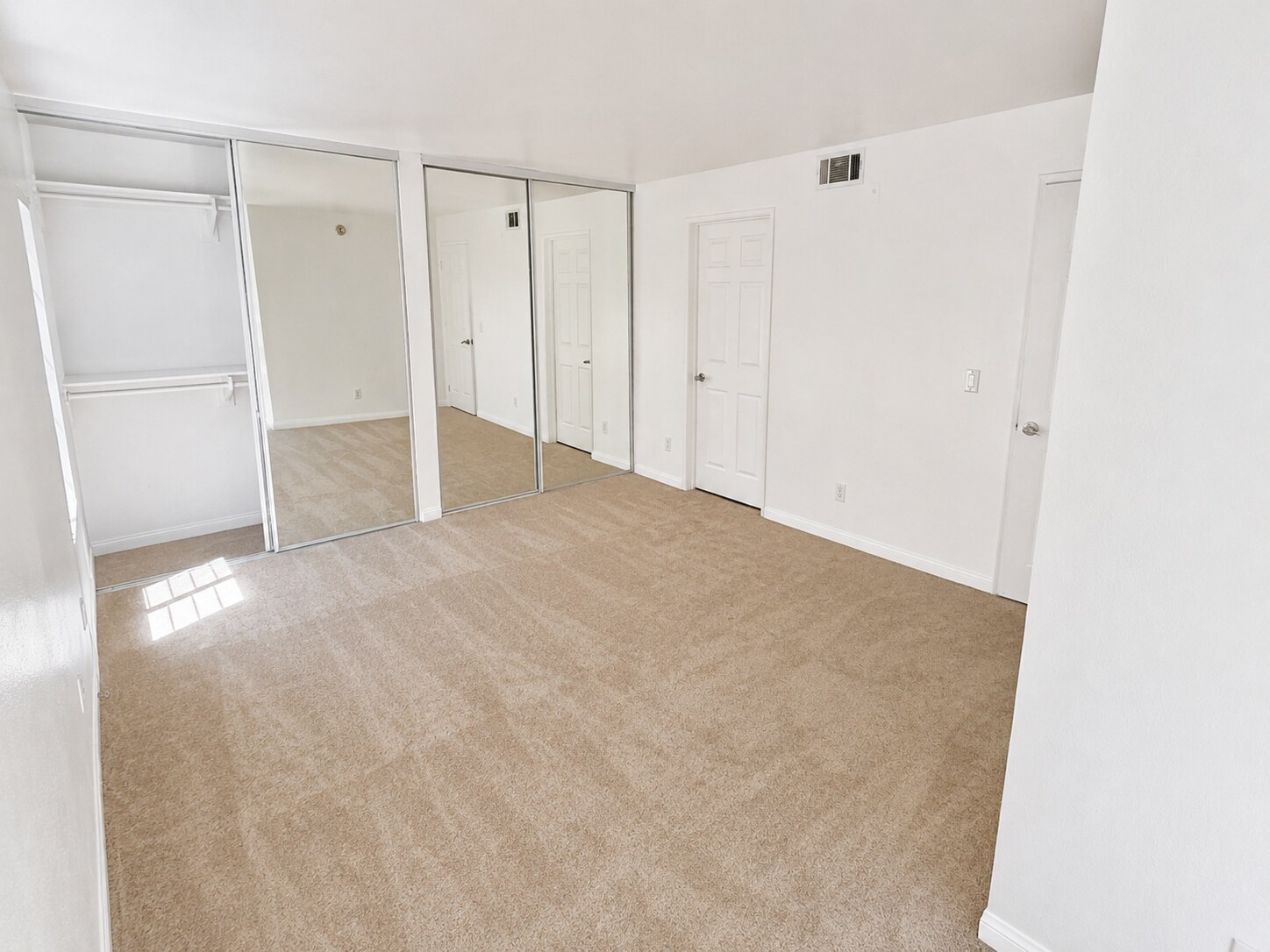 Building Photo - 5525 Canoga Ave