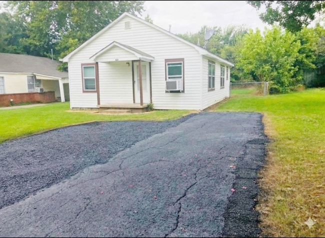 Building Photo - Charming 2bd 1ba Close to the Downtown Durant