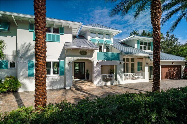 Building Photo - 545 SW Indianola St