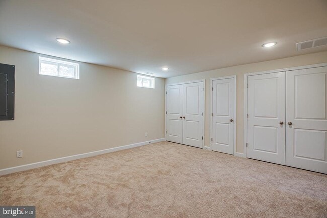 Building Photo - 44 Andrews Pl