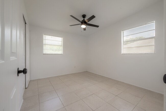 Building Photo - 4710 S 87th St