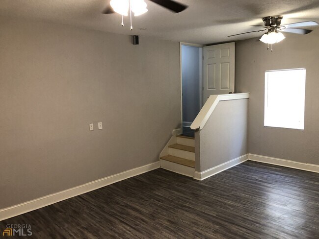 Building Photo - 7844 Burkhalter Rd