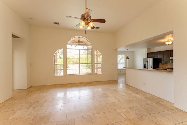 Building Photo - Alluring 3bd/2ba Lakeline Oaks Home in Cedar Park!
