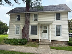 Building Photo - 5 Cottage St