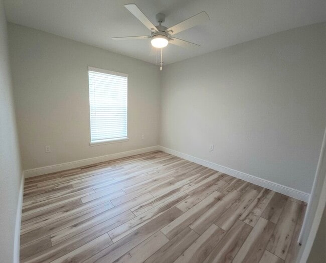 Building Photo - 11 Dogwood Drive Trail