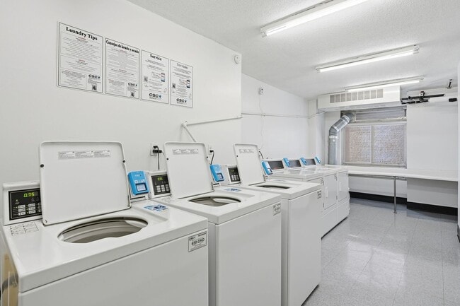 Building Photo - Sun-Filled 1BR/1.5BA with Garage Parking in The Willoughby!