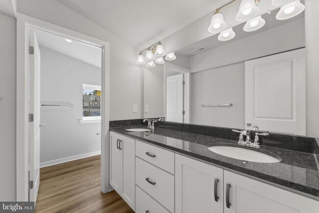 Building Photo - 151 Old Lincoln Hwy