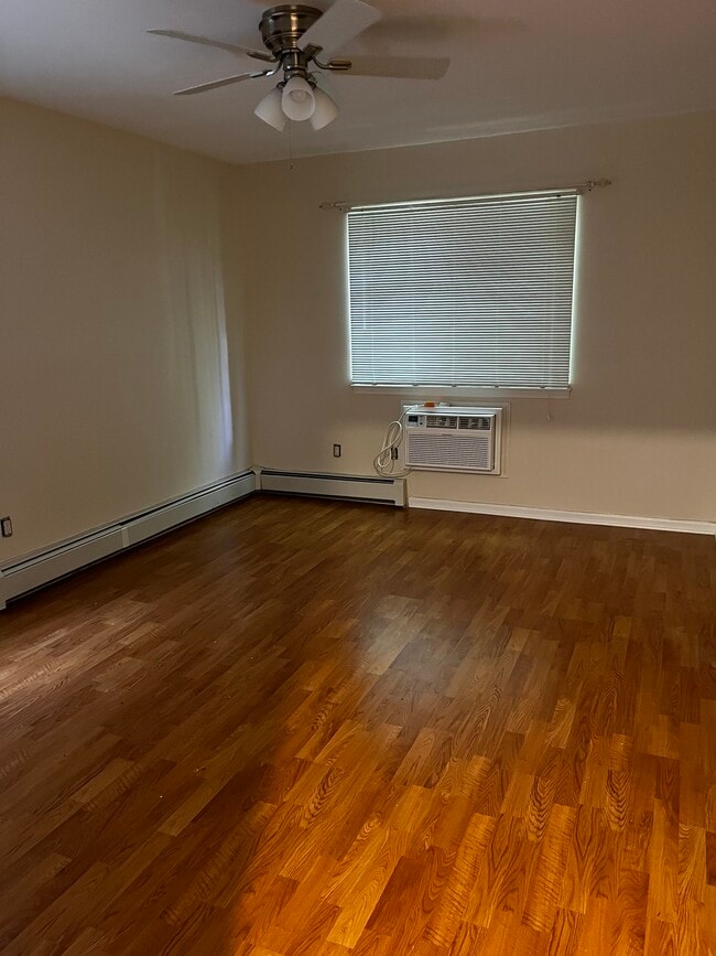 Bedroom - 125 Warner Hill Rd