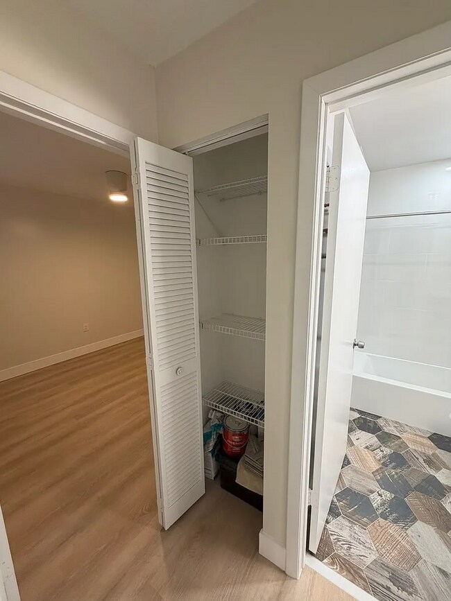 Building Photo - 4670 SW 143rd Ave