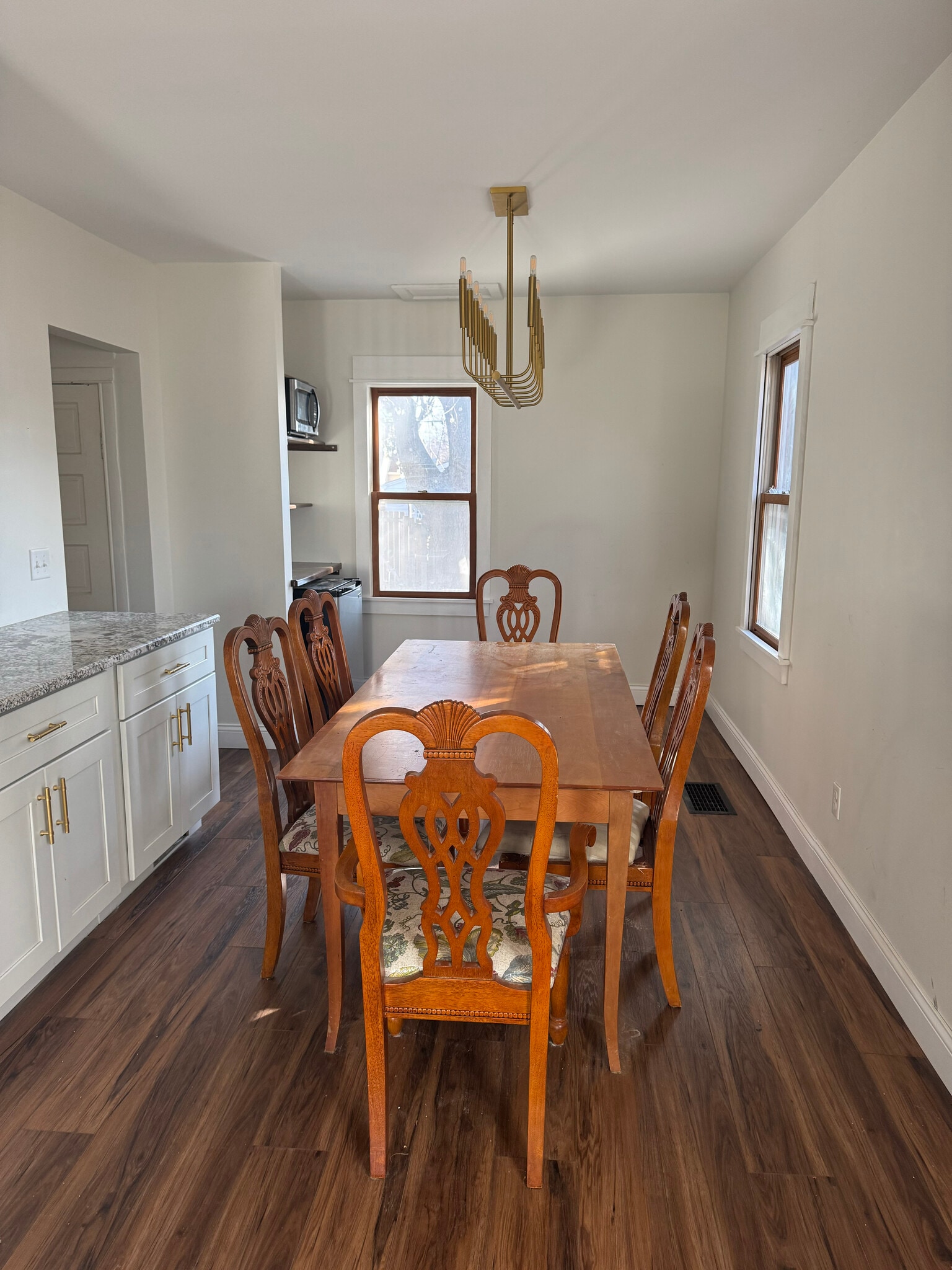 Building Photo - 3111 Arthur St NE