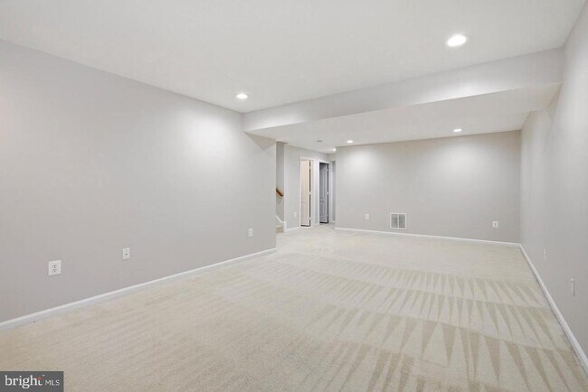 Building Photo - 16542 Reservoir Loop