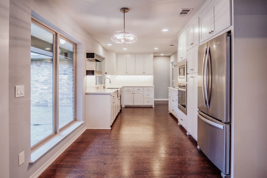 Building Photo - 3205 Winchester Dr
