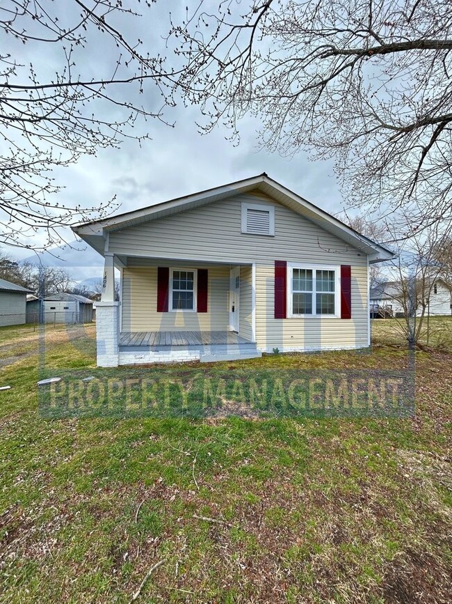 Primary Photo - Super cute and cozy 2 bedroom home!