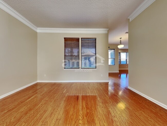 Building Photo - 821 Templeton Ln