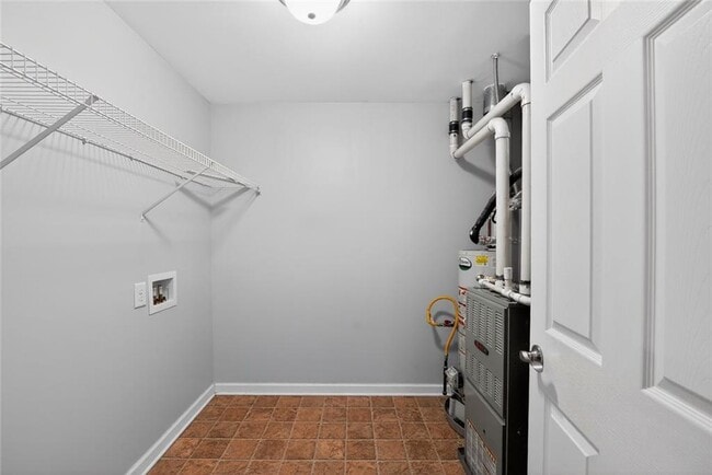 Building Photo - 3921 Riverlook Pkwy SE