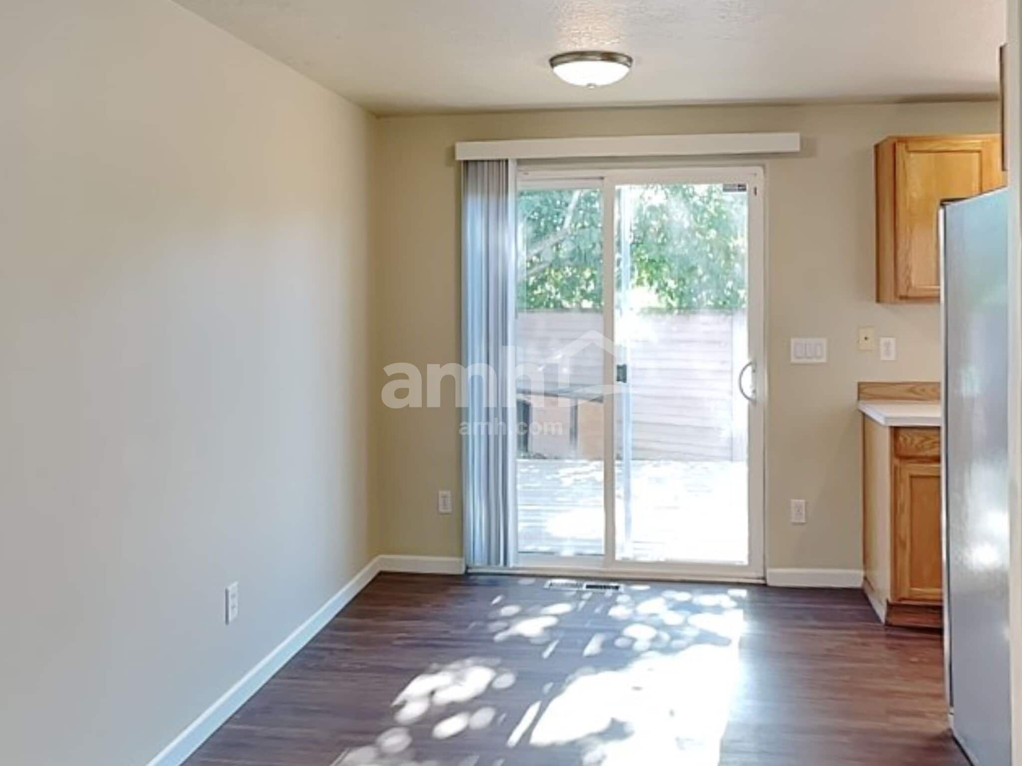 Building Photo - 1774 Cherrybloom Ct SE