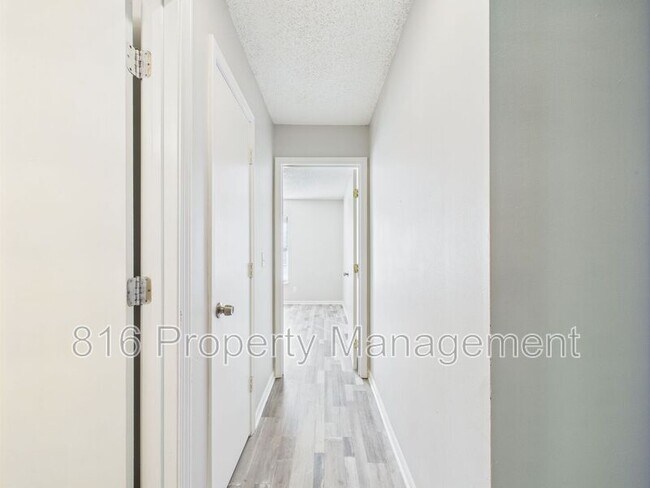 Building Photo - 7941 NW 79th Pl