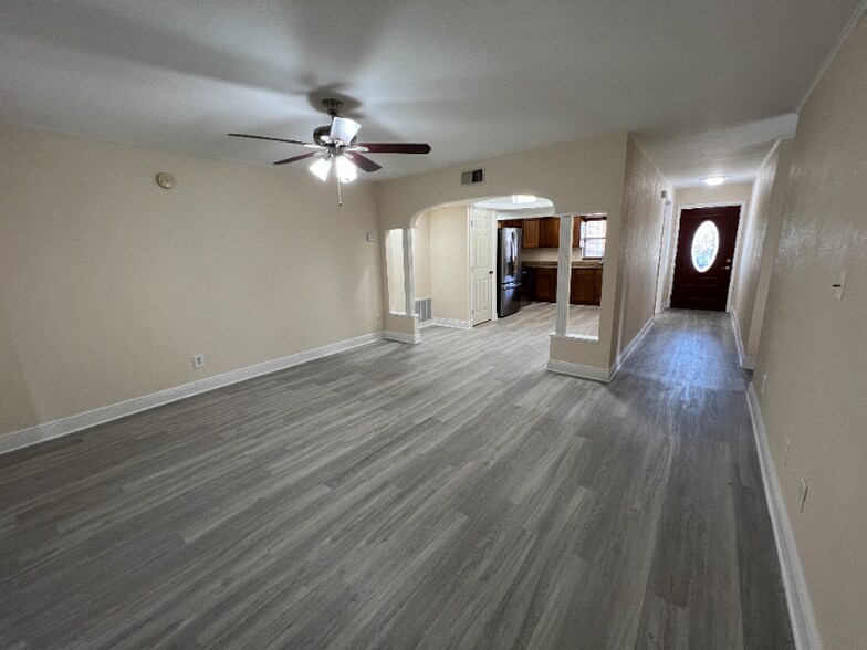 Building Photo - 1425 Orchid Ln