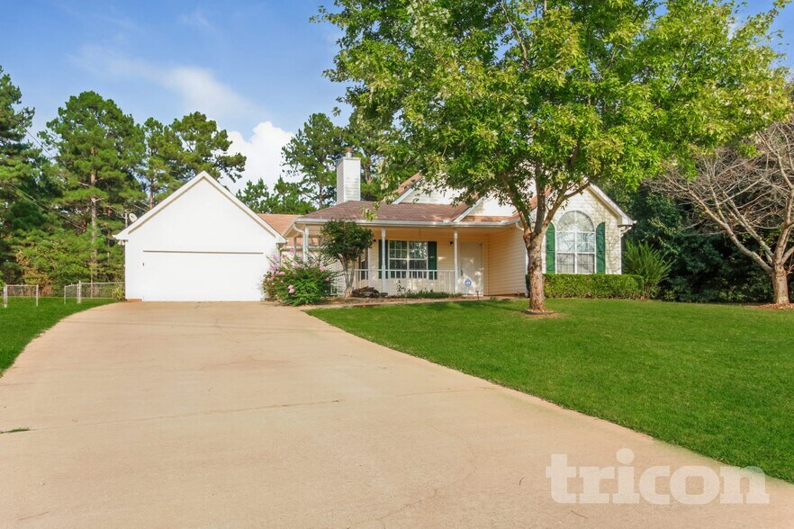 Building Photo - 169 Floresta Dr