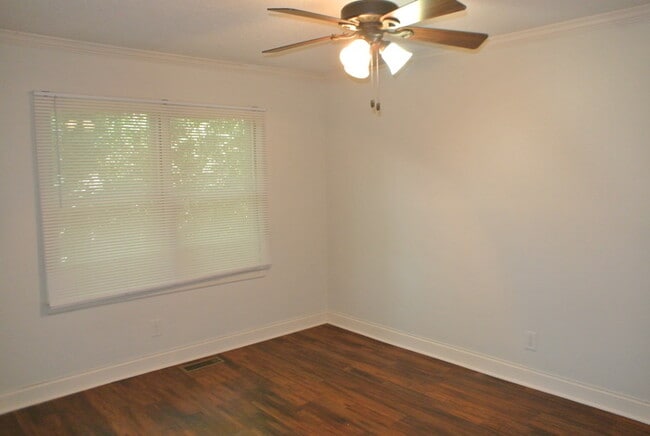 Building Photo - 45 Davie Cir