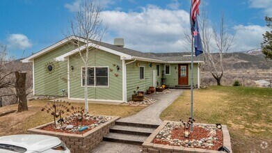 Building Photo - Enjoy Modern Comfort in This Beautiful Home!