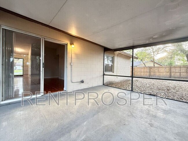 Building Photo - 2310 Pebble Ct