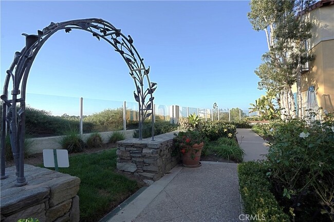 Building Photo - 16 Savona Ct