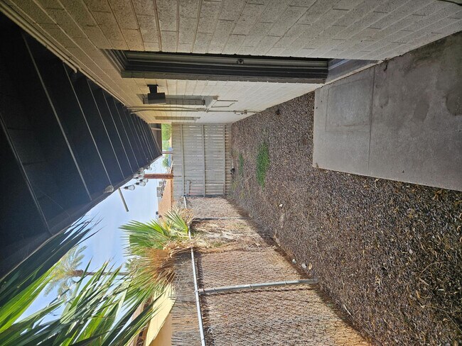 Building Photo - 802 W Turney Ave