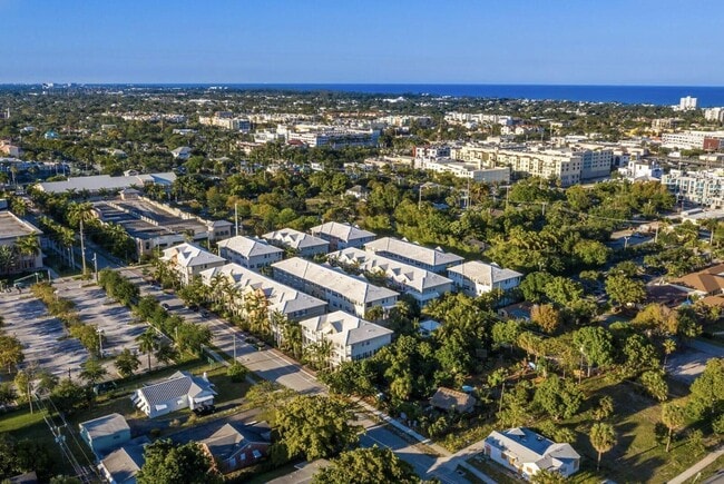 Building Photo - 111 SW 2nd Ave