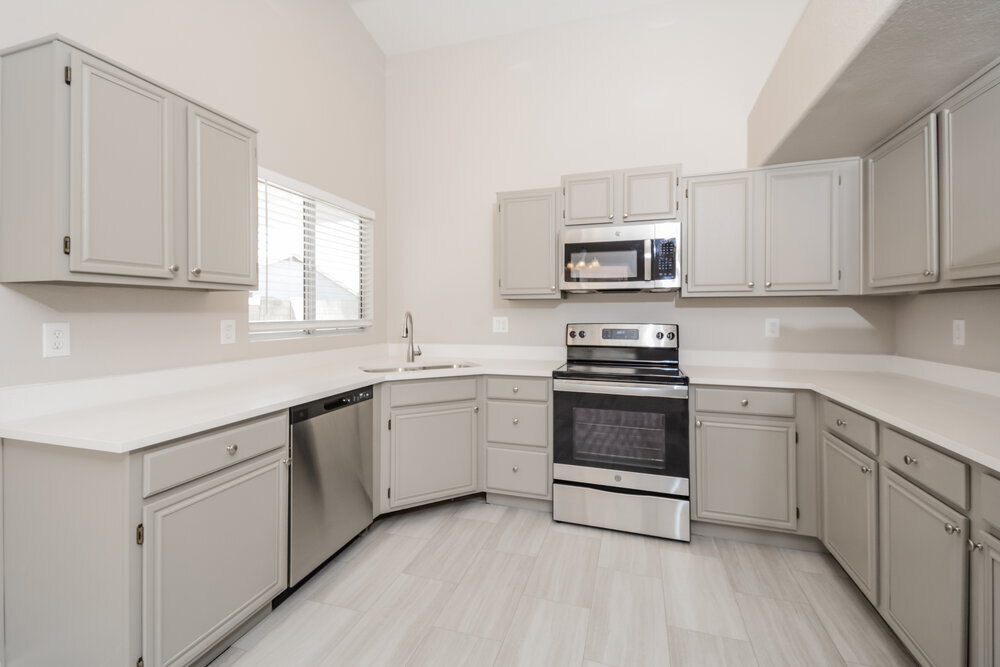 Building Photo - 8335 W Columbine Dr