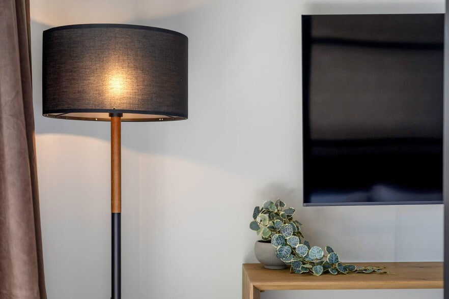 Building Photo - 51 S Broadway