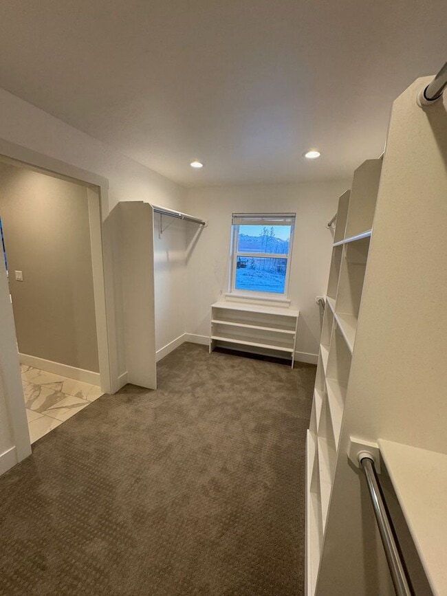 Building Photo - Beautiful 4 Bedroom Home in Desirable Wasi...