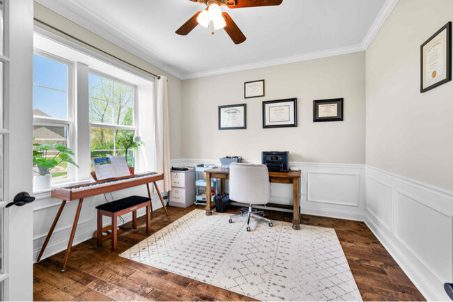 Building Photo - 5990 Hollow Ct