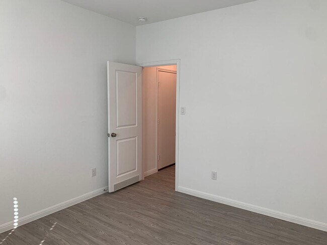 Building Photo - Luxury Vinyl Plank (No Carpet) /  Fridge Included / Office / Covered Back Patio / CISD