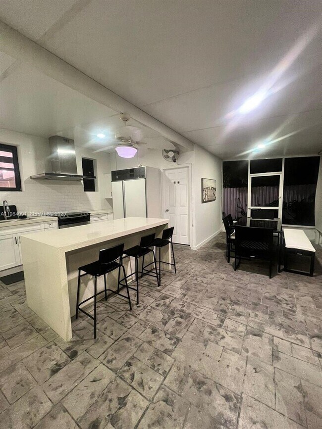 Building Photo - 1220 NW 37th Ave