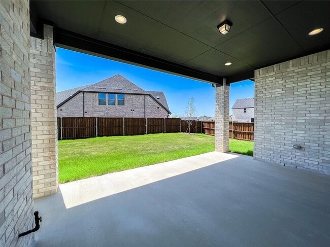 Building Photo - 2201 Essex Ct