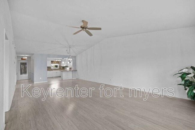 Building Photo - 15350 Moonraker Ct
