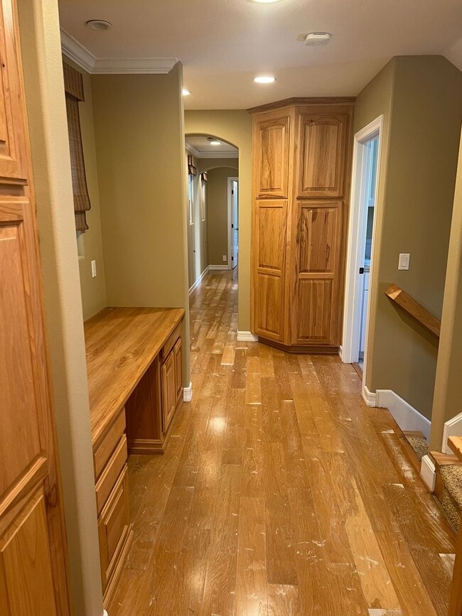 Building Photo - Custom home 1 block to ocean