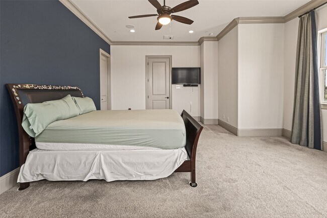 Building Photo - 722 Imperial Blvd