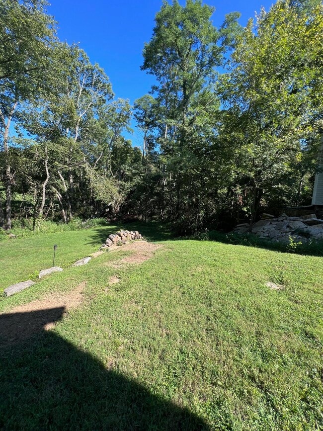 Building Photo - 212 Lakeside Dr
