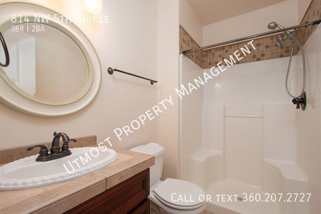 Building Photo - 814 NW 5th Cir