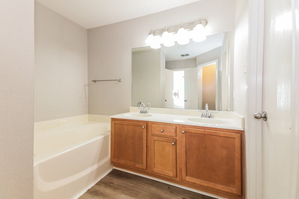 Building Photo - 635 Fleming St