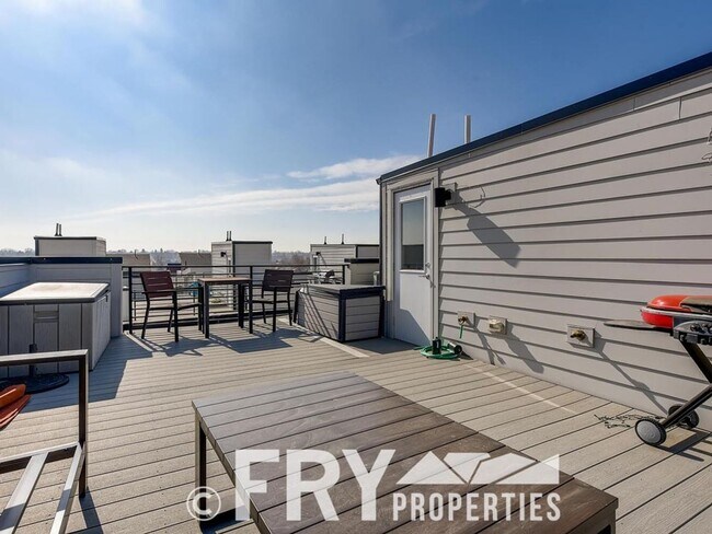 Building Photo - New Condo in South Sloan's Lake