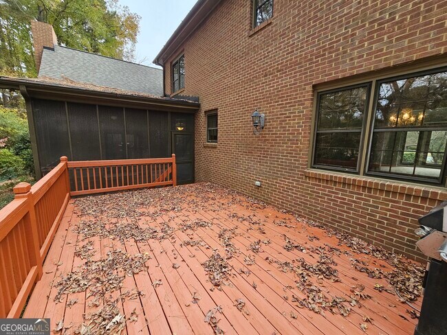 Building Photo - 5525 Wedgewood Ct SW