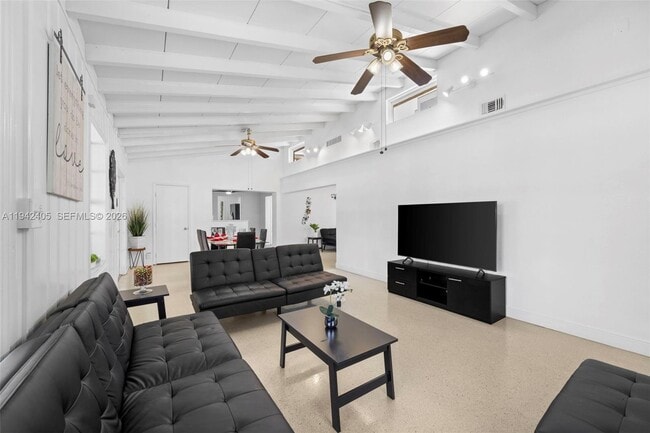 Building Photo - 19 NE 3rd St